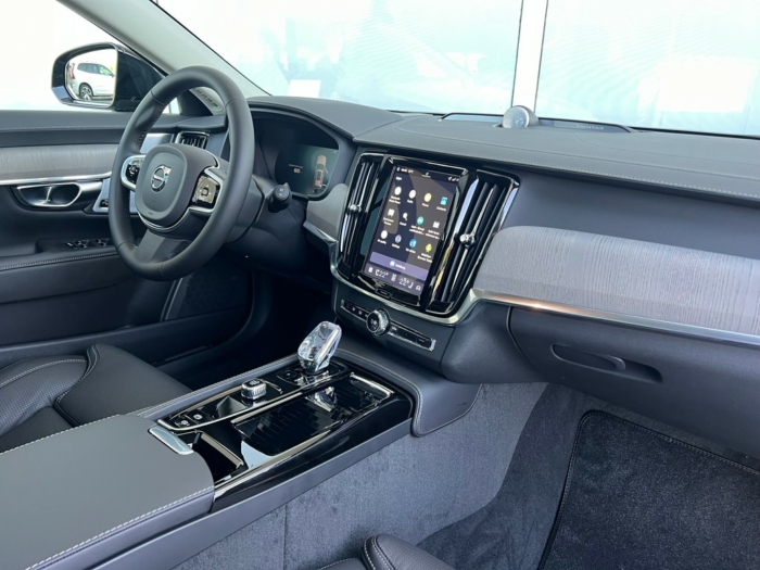 VOLVO V90 T8 eAWD XCLUSIVE Geartronic – Bild 3