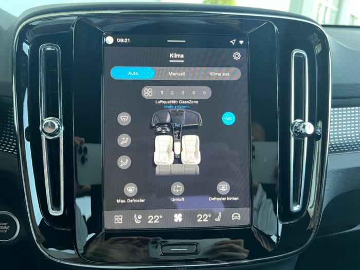 VOLVO XC40 B3 Benzin Mild Hybrid XCITE – Bild 18