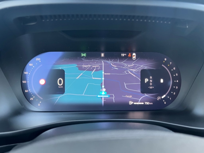 VOLVO XC40 B3 Benzin Mild Hybrid XCITE – Bild 20