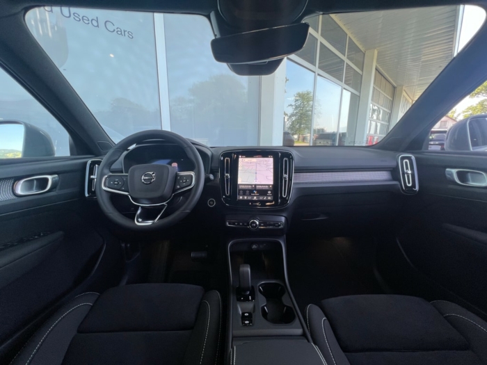 VOLVO XC40 B3 Benzin Mild Hybrid XCITE – Bild 6
