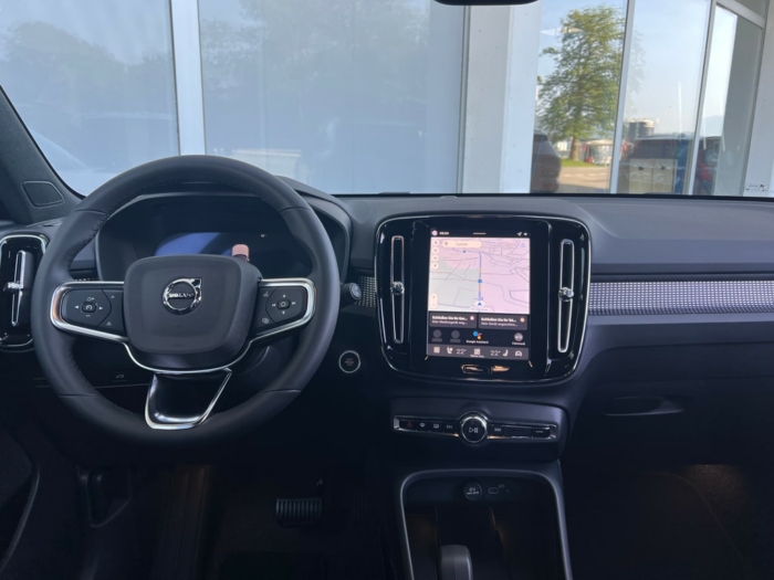 VOLVO XC40 B3 Benzin Mild Hybrid XCITE – Bild 7