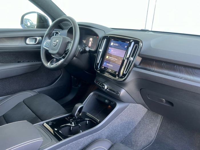 VOLVO XC40 Recharge E80 Plus AWD – Bild 3