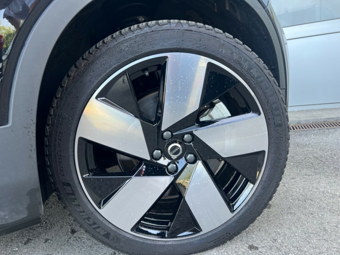 VOLVO XC40 Recharge E80 Plus AWD – Bild 9