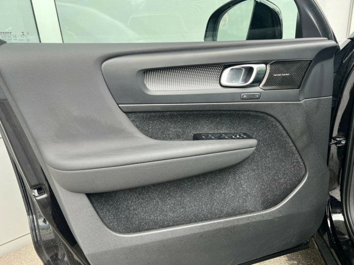 VOLVO XC40 Recharge P8 Twin AWD Pro – Bild 11