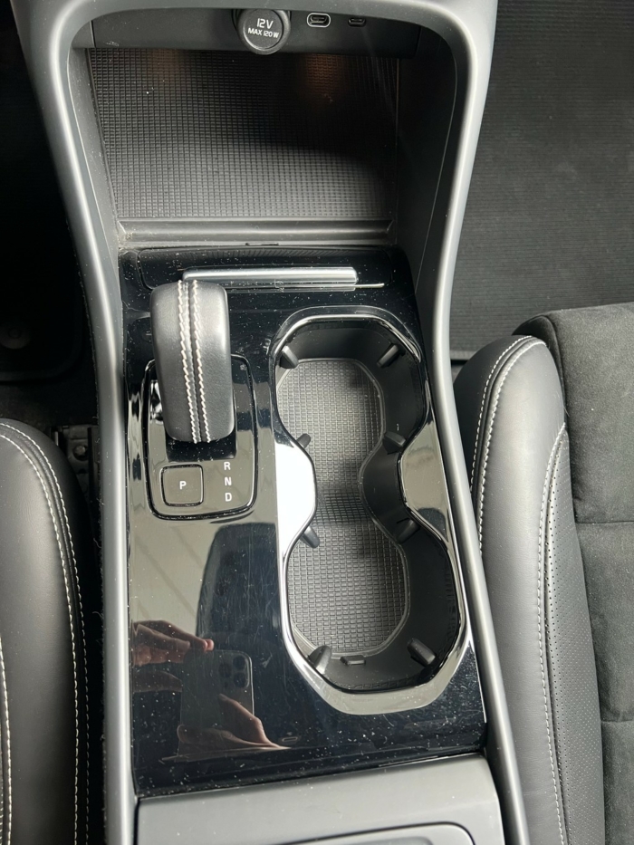 VOLVO XC40 Recharge P8 Twin AWD Pro – Bild 13