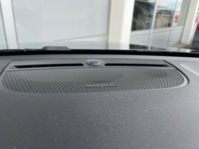 VOLVO XC40 Recharge P8 Twin AWD Pro – Bild 14