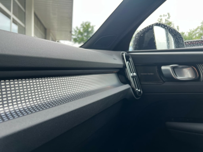 VOLVO XC40 Recharge P8 Twin AWD Pro – Bild 15