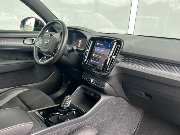VOLVO XC40 Recharge P8 Twin AWD Pro – Bild 3