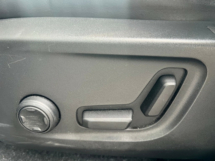 VOLVO XC40 Recharge P8 Twin AWD Pro – Bild 5