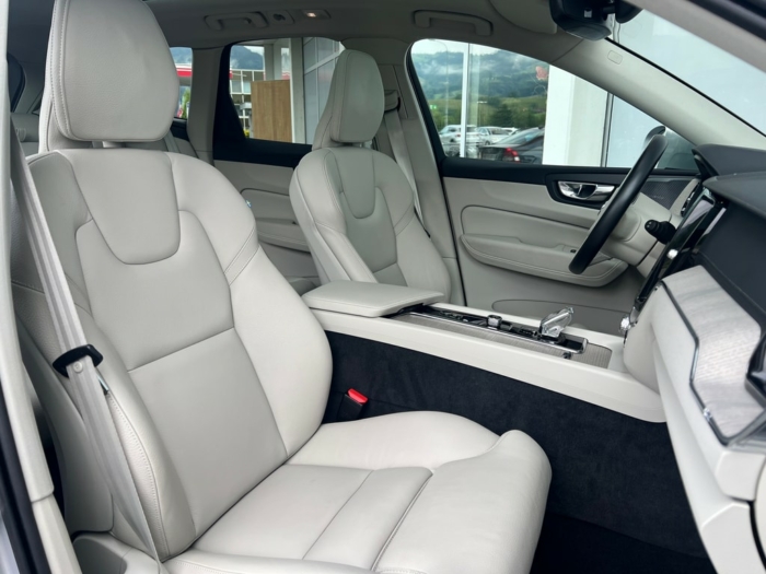 VOLVO XC60 T6 eAWD Inscription Geartronic – Bild 4
