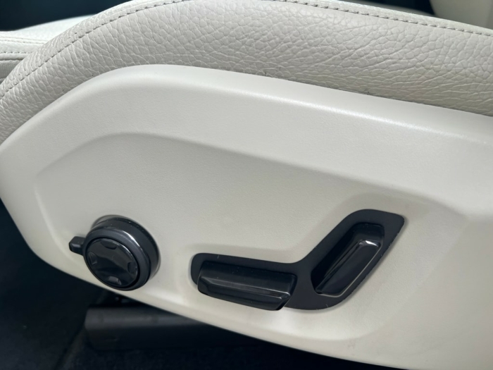 VOLVO XC60 T6 eAWD Inscription Geartronic – Bild 5