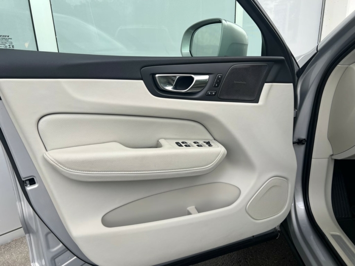 VOLVO XC60 T6 eAWD Inscription Geartronic – Bild 11