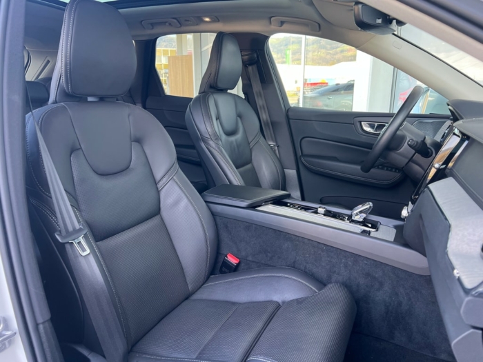 VOLVO XC60 T6 eAWD Plus Bright Geartronic – Bild 4