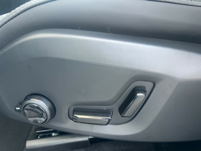 VOLVO XC60 T6 eAWD Plus Dark Geartronic – Bild 5