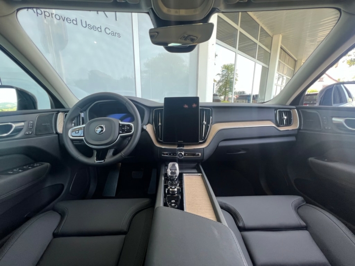 VOLVO XC60 T6 eAWD Plus Dark Geartronic – Bild 7