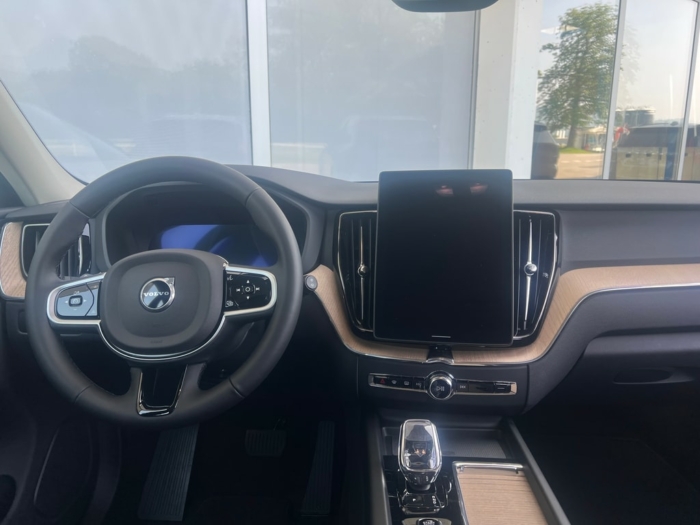 VOLVO XC60 T6 eAWD Plus Dark Geartronic – Bild 8