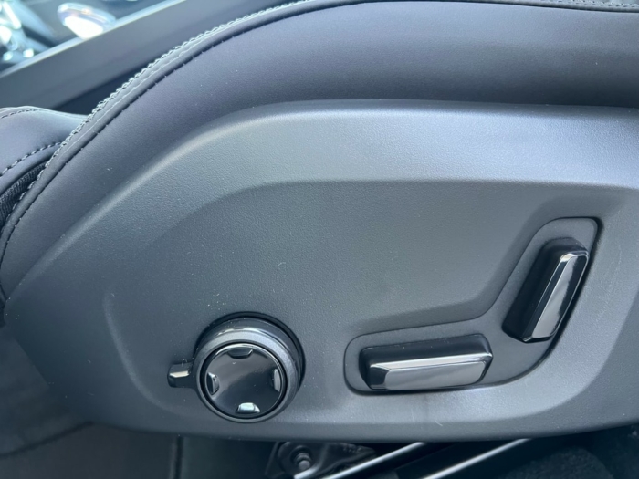 VOLVO XC60 T6 eAWD Ultra Dark Geartronic – Bild 5