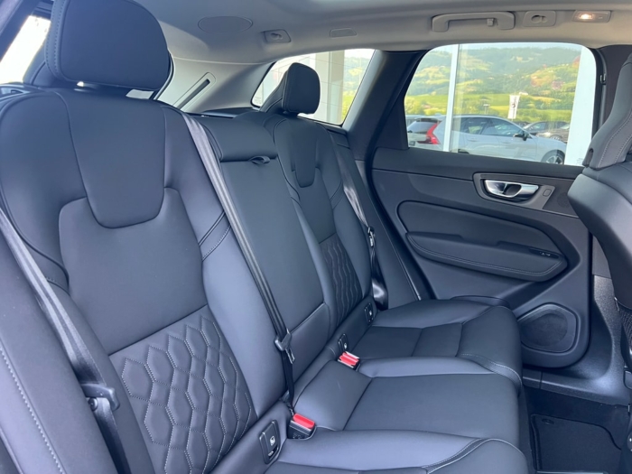 VOLVO XC60 T6 eAWD Ultra Dark Geartronic – Bild 6