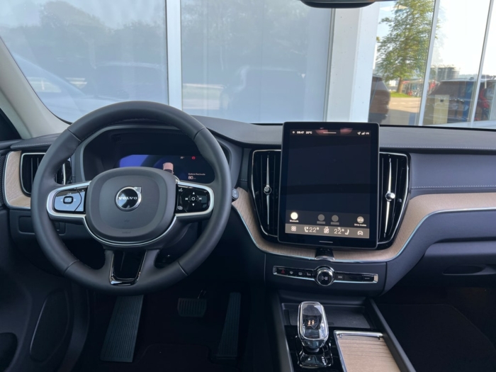 VOLVO XC60 T6 eAWD Ultra Dark Geartronic – Bild 9