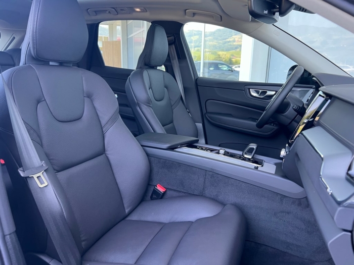VOLVO XC60 T6 eAWD XCENTRIC Geartronic – Bild 4