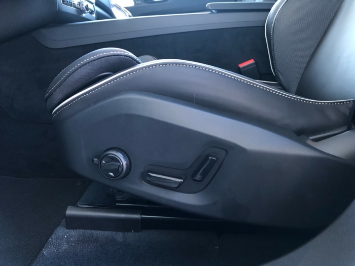 VOLVO XC60 T8 eAWD Ultimate Bright – Bild 11