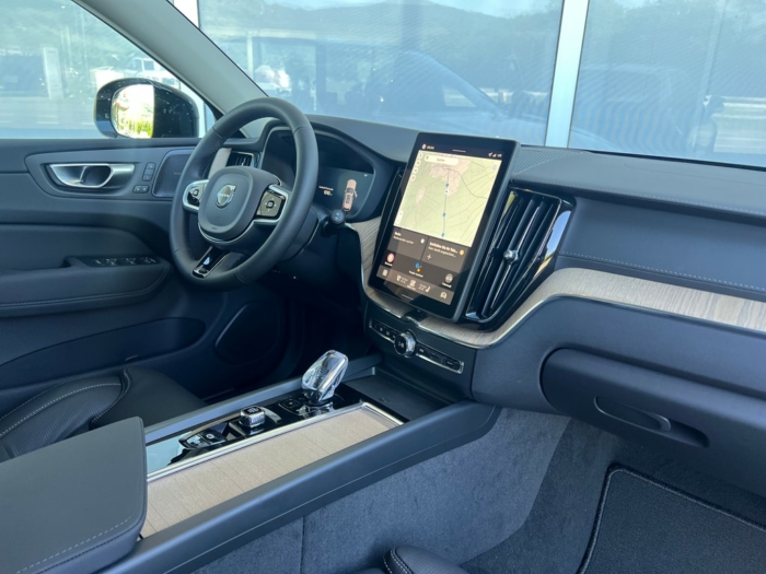 VOLVO XC60 T8 eAWD Ultra Dark Geartronic – Bild 3