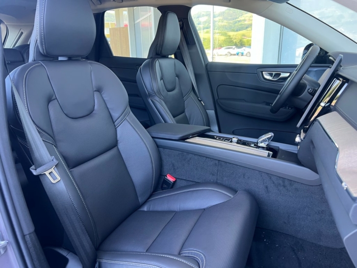 VOLVO XC60 T8 eAWD Ultra Dark Geartronic – Bild 4