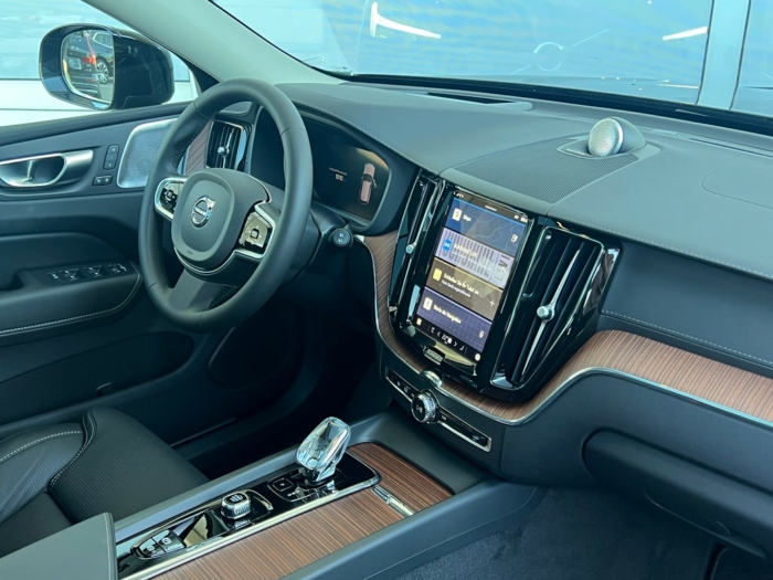 VOLVO XC60 T8 eAWD Xcentric – Bild 3