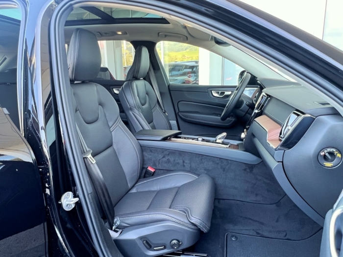 VOLVO XC60 T8 eAWD Xcentric – Bild 4
