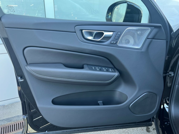VOLVO XC60 T8 eAWD Xcentric – Bild 9