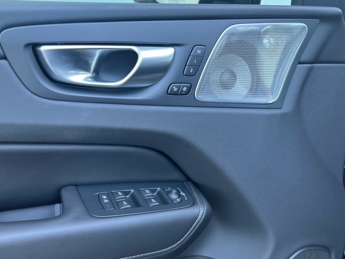VOLVO XC60 T8 eAWD Xcentric – Bild 10