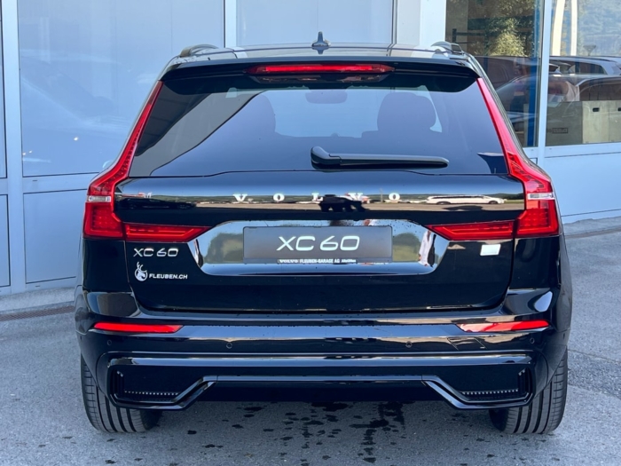 VOLVO XC60 T8 eAWD Xcentric – Bild 31