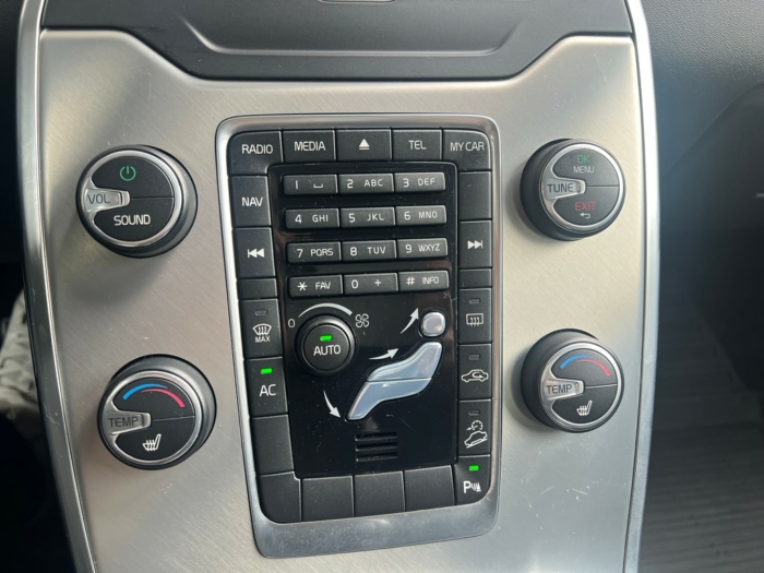 VOLVO XC70 D4 AWD Geartronic – Bild 12